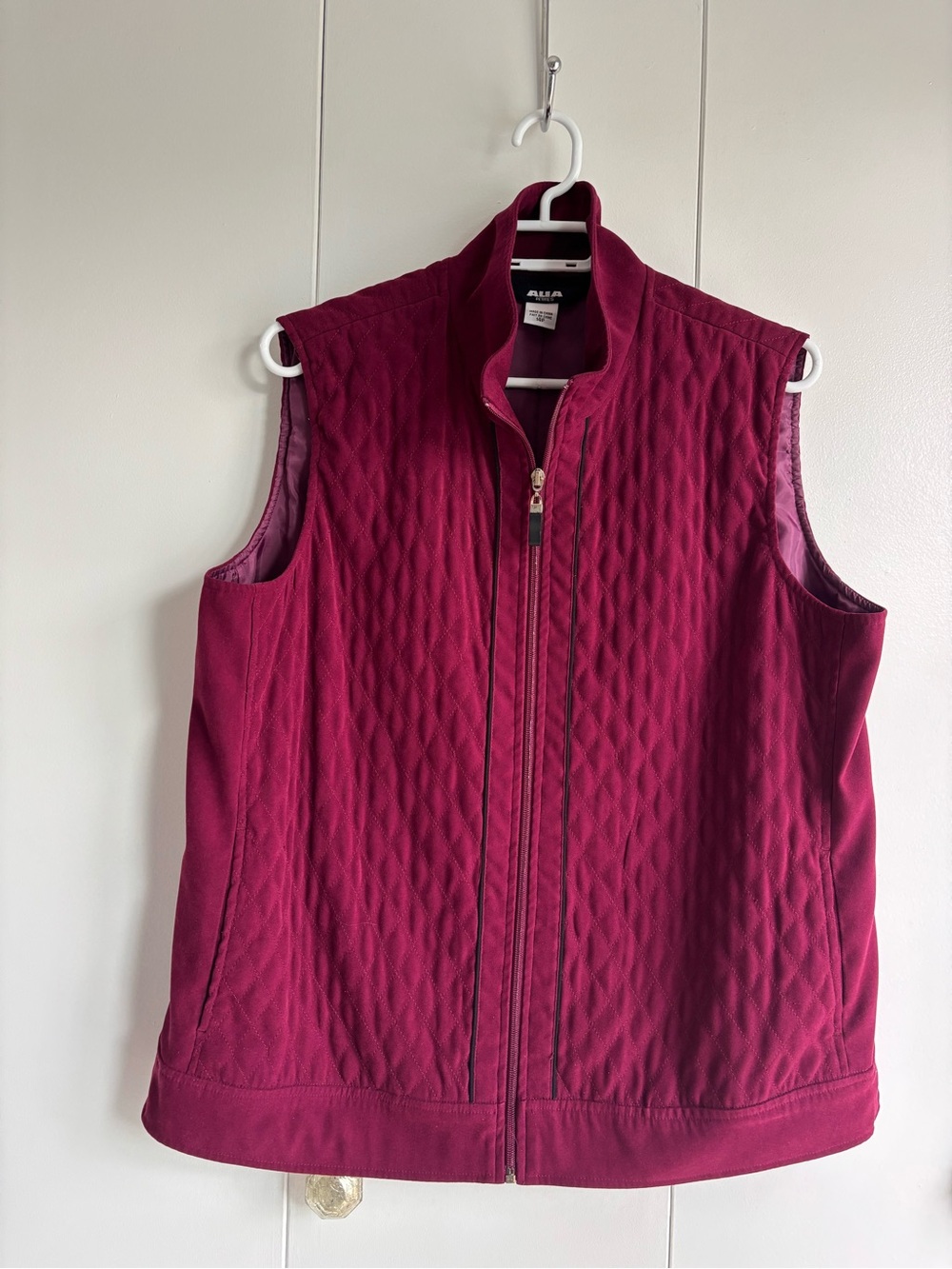 Alia Quilted Sleeveless Vest in Deep Berry